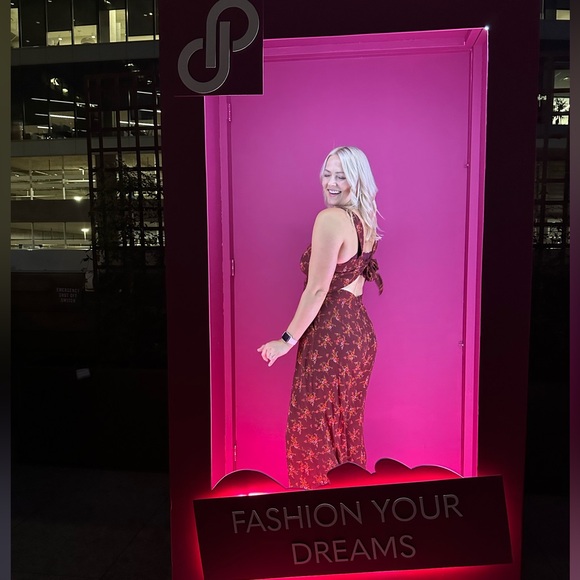 @jenny_mick I’m LIVE! Like to be notified🌵 - Picture 2 of 2